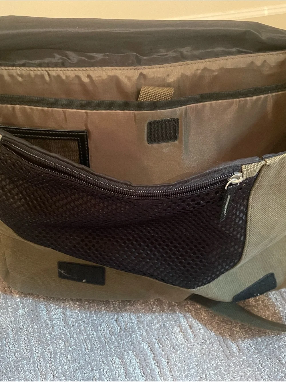 Case Logic - Olive Green Canvas Messenger Bag